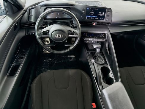 Used 2025 Hyundai Elantra Sport FWD image 17