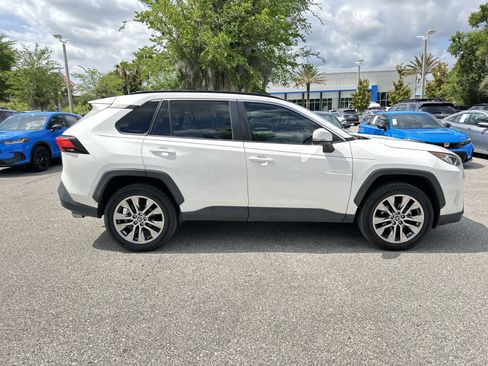 Used 2020 Toyota RAV4 XLE Premium AWD/4WD image 7