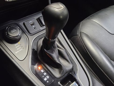 Certified 2022 Jeep Cherokee Limited image 25