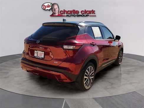 Used 2023 Nissan Kicks SR image 5