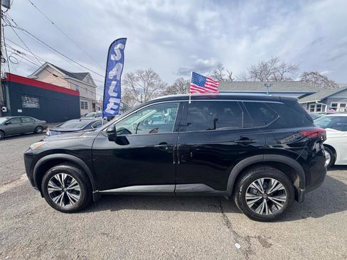 Used 2021 Nissan Rogue SV w/ Premium Package image 4