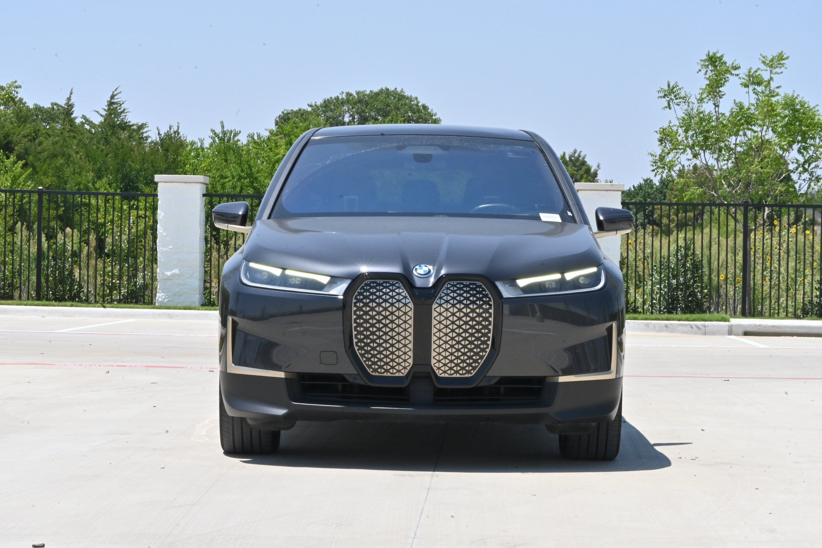 Certified 2024 BMW iX xDrive50 w/ Premium Package AWD/4WD image 3
