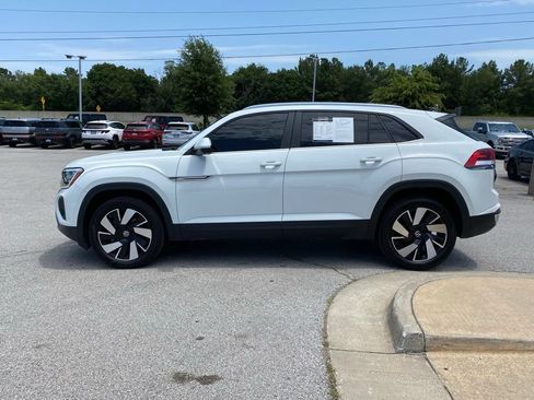 Used 2024 Volkswagen Atlas Cross Sport SE w/ Panoramic Sunroof Package AWD/4WD image 4