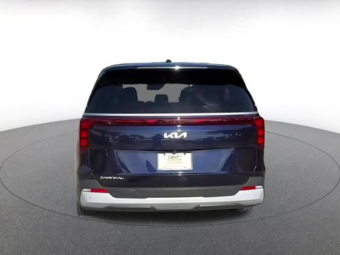 Used 2026 Kia Carnival FWD image 12