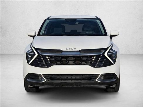 Used 2025 Kia Sportage LX FWD image 2