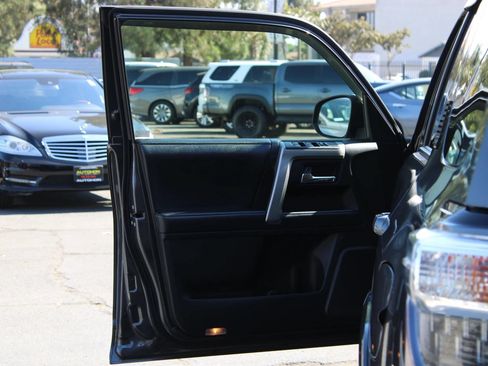 Used 2019 Toyota 4Runner SR5 w/ Wilderness Package RWD image 7