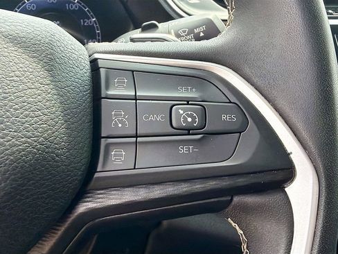 Used 2023 Jeep Grand Cherokee L Laredo RWD image 35