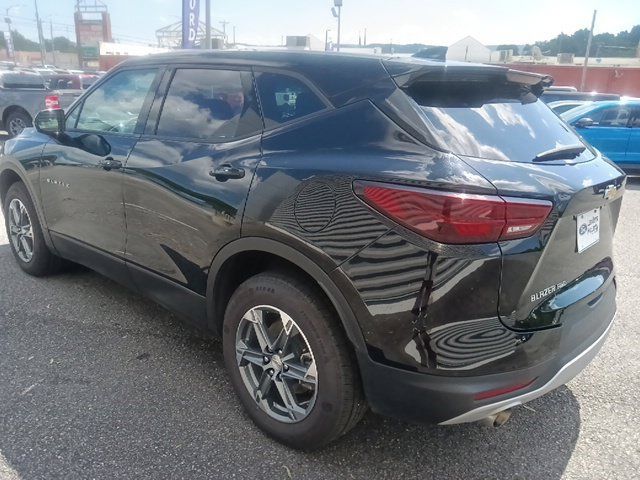 Used 2025 Chevrolet Blazer LT AWD/4WD image 5