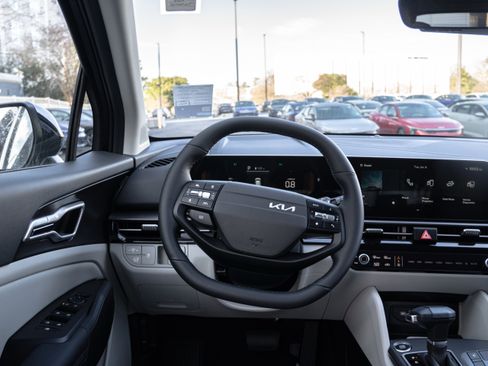 New 2026 Kia Sportage EX image 15