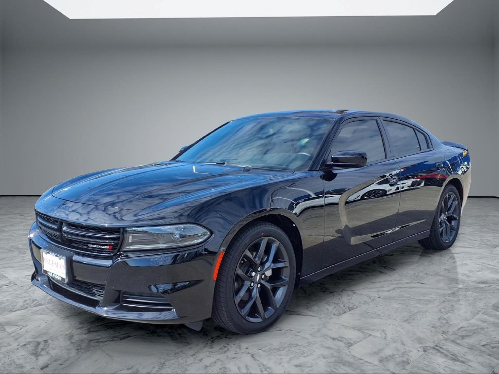 Used 2023 Dodge Charger SXT w/ Blacktop Package RWD image 3