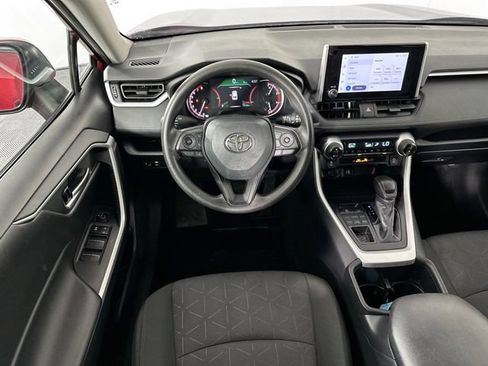 Used 2025 Toyota RAV4 XLE AWD/4WD image 10