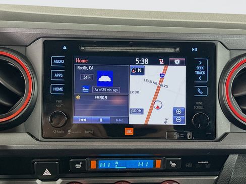 Used 2016 Toyota Tacoma TRD Off-Road image 21