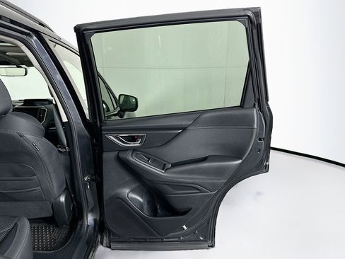 Used 2019 Subaru Forester Premium image 31