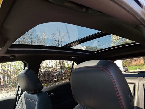 Used 2022 Chevrolet Equinox RS w/ RS Leather Package image 15