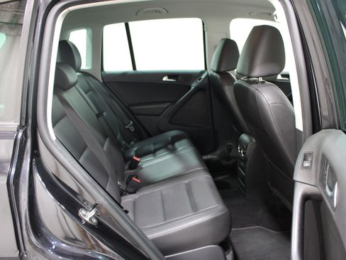 Used 2014 Volkswagen Tiguan SE FWD image 19