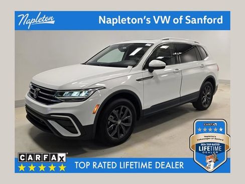 Certified 2022 Volkswagen Tiguan SE FWD image 1