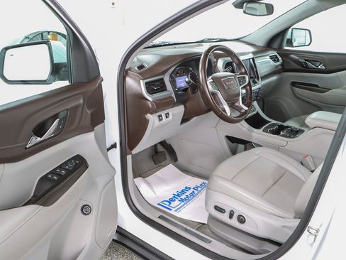 Used 2023 GMC Acadia SLT AWD/4WD image 3