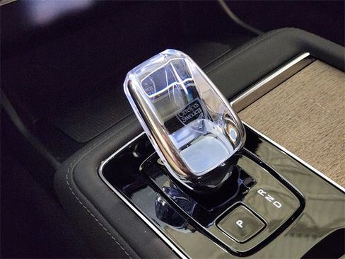 Used 2025 Volvo XC90 B5 Plus image 20