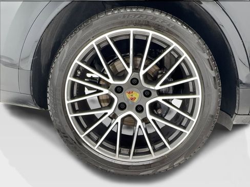 Used 2023 Porsche Cayenne image 49