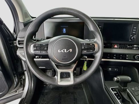 Used 2024 Kia Sportage LX AWD/4WD image 11