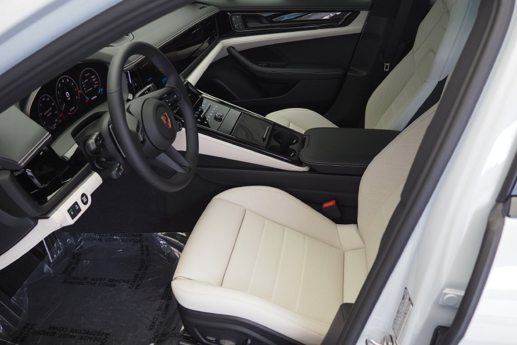 New 2026 Porsche Panamera RWD image 12
