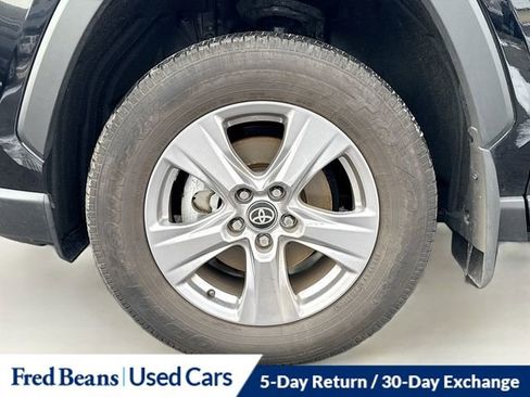 Used 2025 Toyota RAV4 XLE image 29