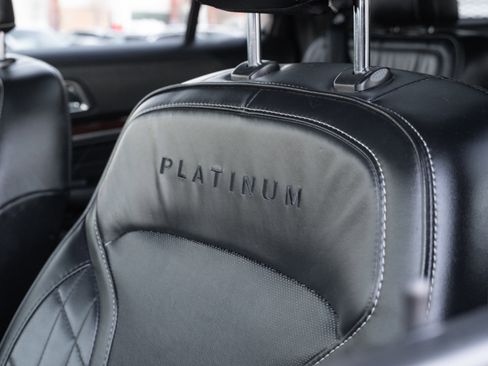 Used 2019 Ford Explorer Platinum image 23