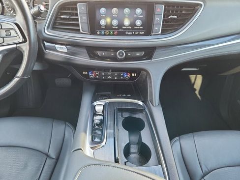 Used 2024 Buick Enclave Premium image 11