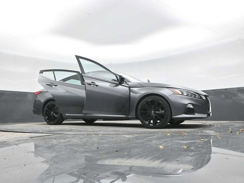 Used 2022 Nissan Altima 2.5 SR image 45