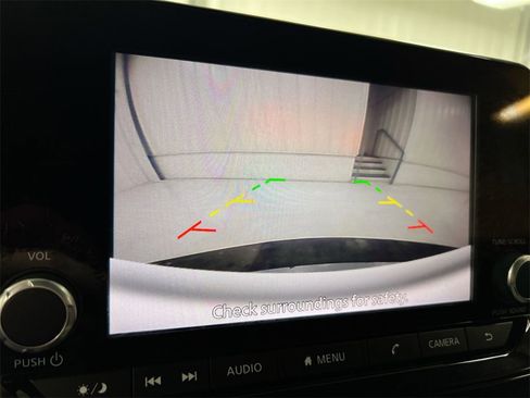 Used 2022 Nissan Pathfinder SV w/ SV Black Package image 15