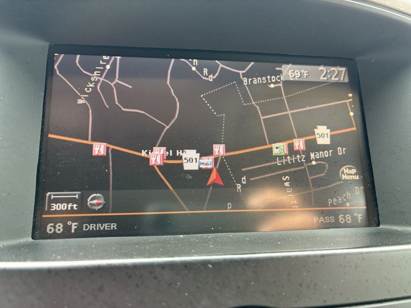 Used 2010 Nissan Pathfinder LE w/ Navigation Pkg AWD/4WD image 12