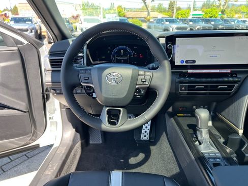 New 2026 Toyota Camry Hybrid AWD/4WD image 20