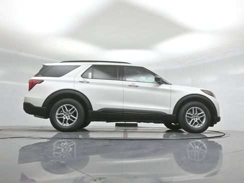 New 2026 Ford Explorer Active RWD image 44