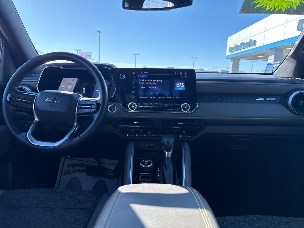 Used 2024 Chevrolet Colorado ZR2 w/ Technology Package AWD/4WD image 14