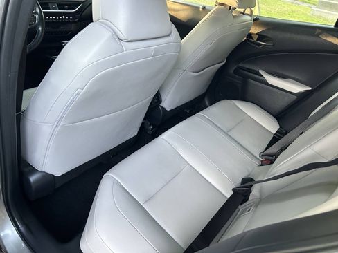 Used 2019 Lexus UX 200 w/ Premium Package FWD image 9