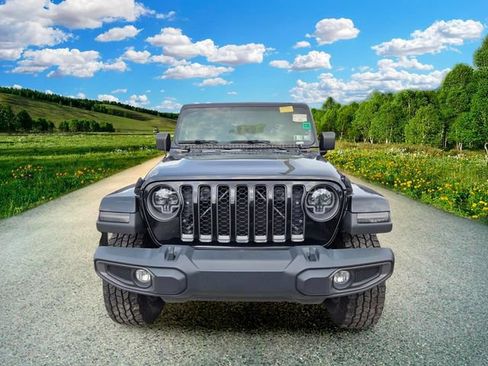 Certified 2021 Jeep Gladiator Sport w/ Quick Order Package 24Q 80Th AWD/4WD image 2