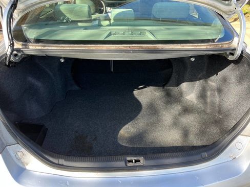 Used 2011 Toyota Camry LE FWD image 9