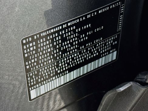 Used 2023 Volkswagen Taos SE w/ Panoramic Sunroof Package AWD/4WD image 30