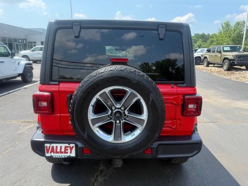 Used 2020 Jeep Wrangler Unlimited Sahara w/ Dual Top Group AWD/4WD image 5