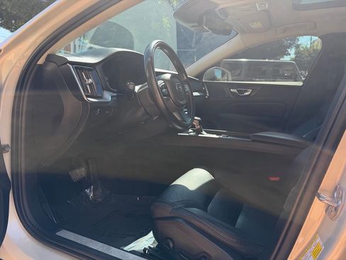 Used 2020 Volvo V60 T5 Cross Country w/ Protection Package Premier image 12