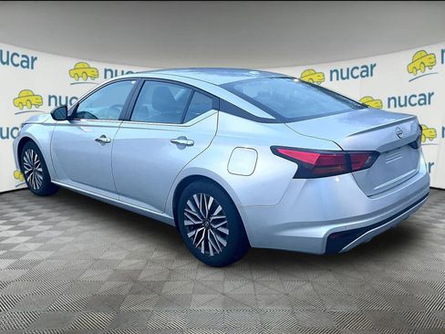 Used 2024 Nissan Altima 2.5 SV image 3