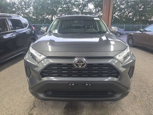 Used 2022 Toyota RAV4 XLE FWD image 2
