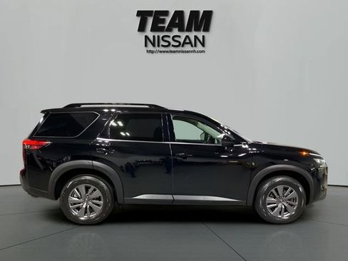 Certified 2025 Nissan Pathfinder SV AWD/4WD image 8