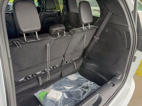 New 2026 Chrysler Pacifica Select image 28