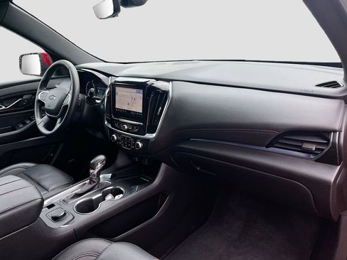Used 2023 Chevrolet Traverse RS image 31