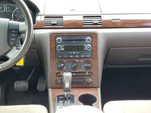 Used 2008 Ford Taurus SEL FWD image 26