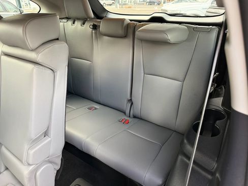 Used 2021 Toyota Highlander XLE AWD/4WD image 17
