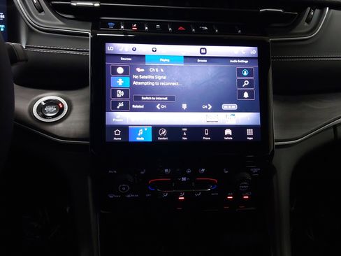 Used 2024 Jeep Grand Cherokee Limited 4xe image 20