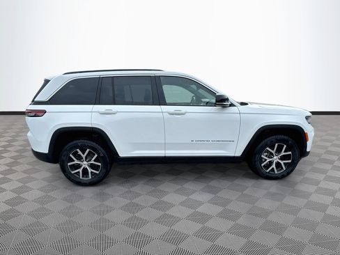 Used 2024 Jeep Grand Cherokee Limited AWD/4WD image 35