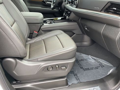 New 2026 Chevrolet Suburban High Country AWD/4WD image 29